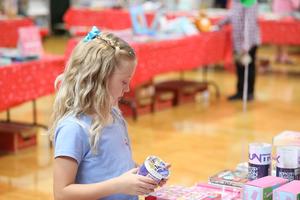 PYSchBookFair_10-7_03.JPG