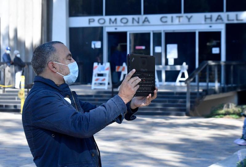 https://www.dailybulletin.com/2020/11/02/distance-learning-doesnt-stop-pomona-teacher-from-connecting-students-to-their-community/