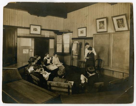 Historic photo of classroom 