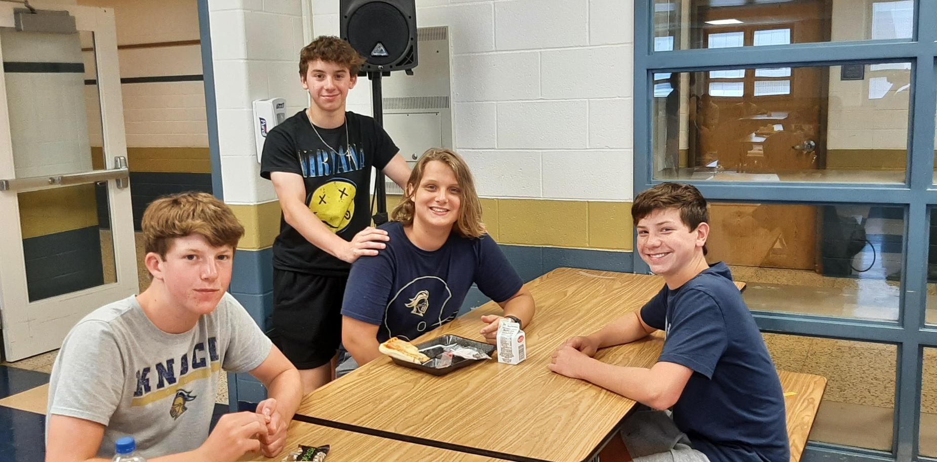 students eating lunch