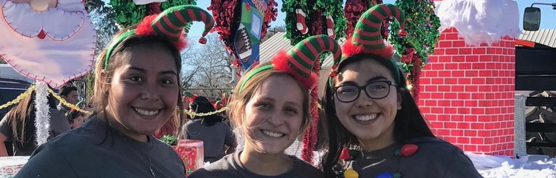 Students in Christmas Parade