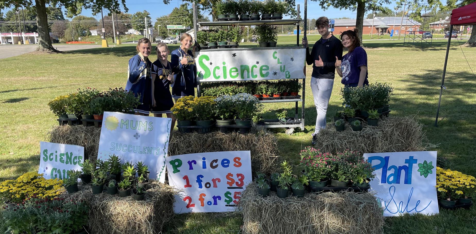 science club stand at Homecoming