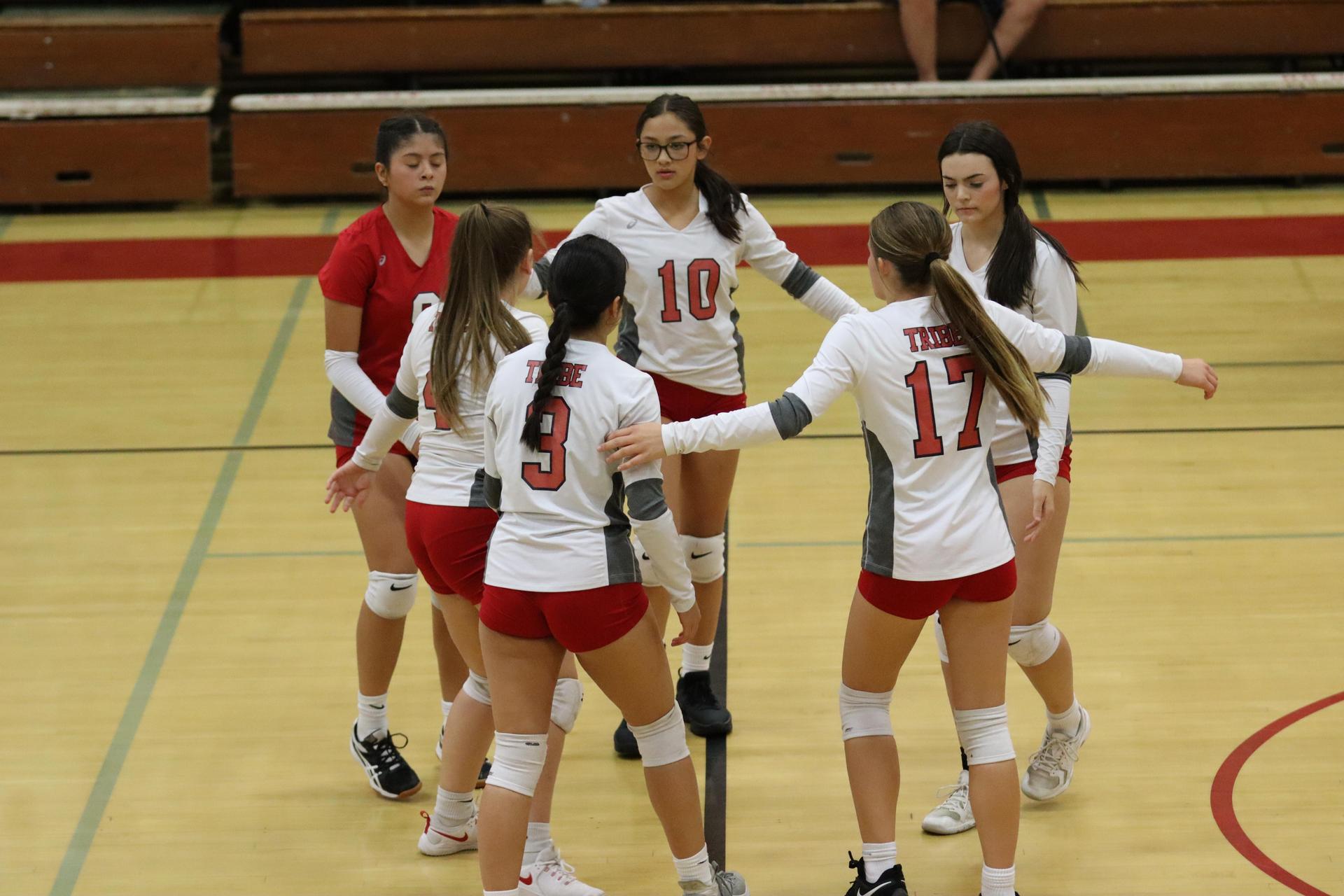 junior varsity girls playing volleyball against Yosemite