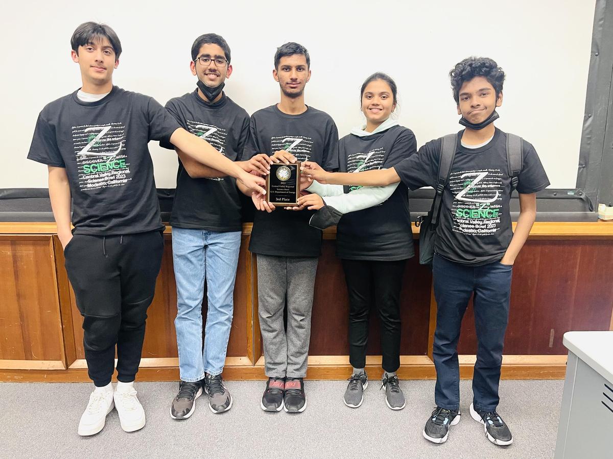 MHHS team won 3rd place in National Science Bowl regionals Mountain