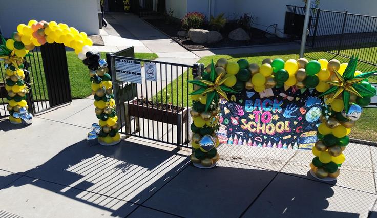 Fairview Middle School welcome back display of balloons.