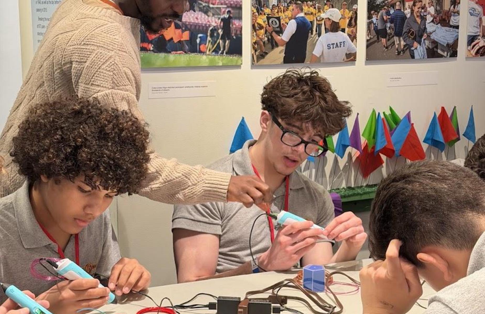 students using 3D pens