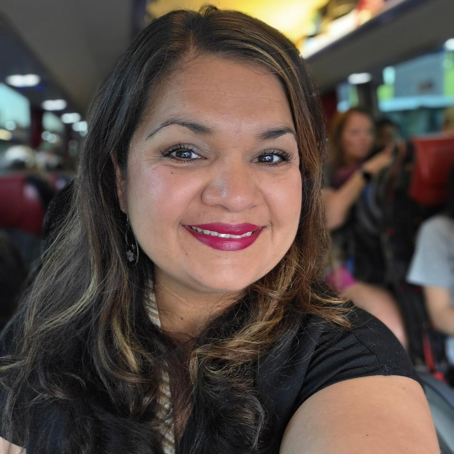 ElenaBazaldua's Profile Photo
