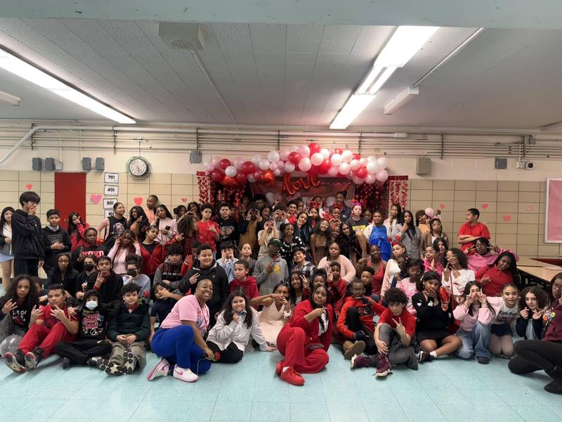 Group Picture of all middle school students who went to the dance