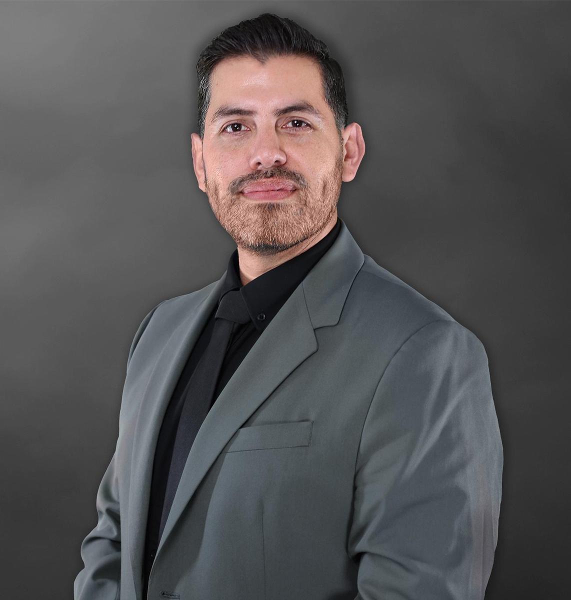 Josue Reyna headshot