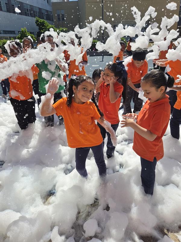 ROOMS 107, 231, 217, 314,316 FOAM PARTY Featured Photo