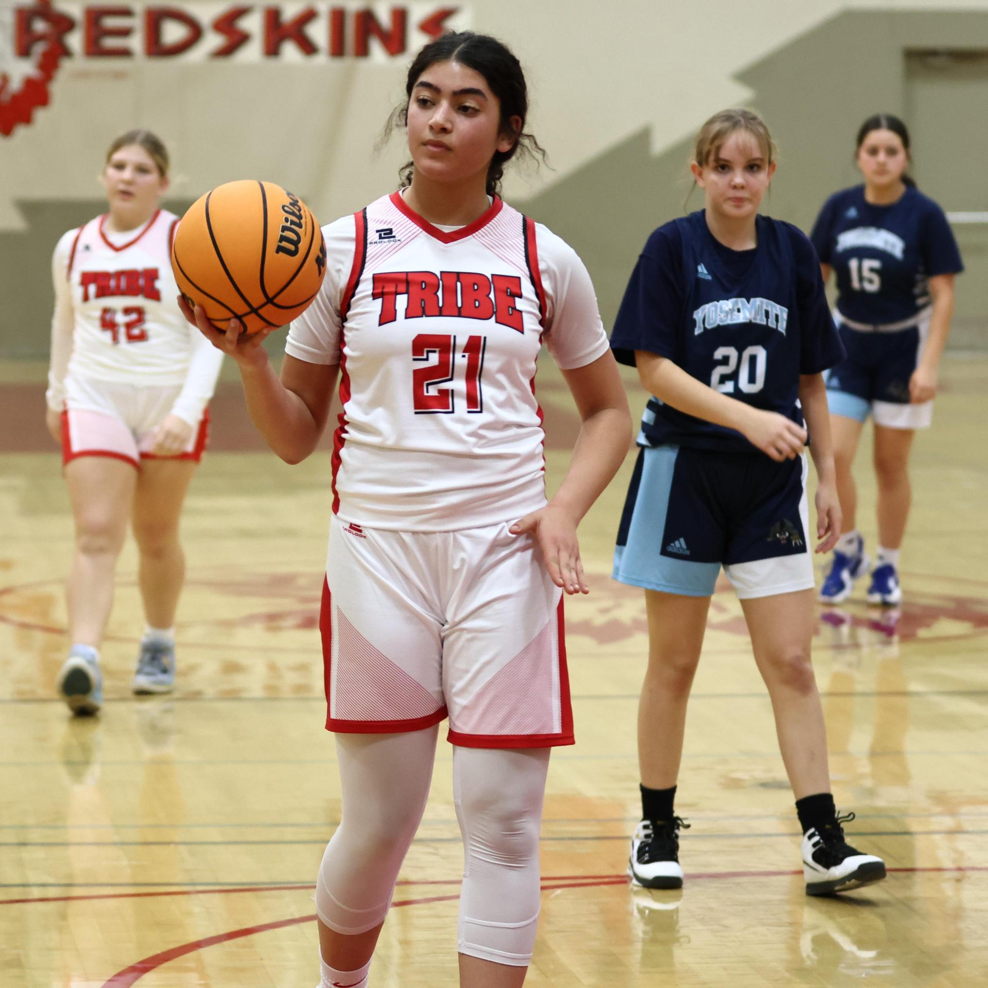 varsity girls playing against yosemite