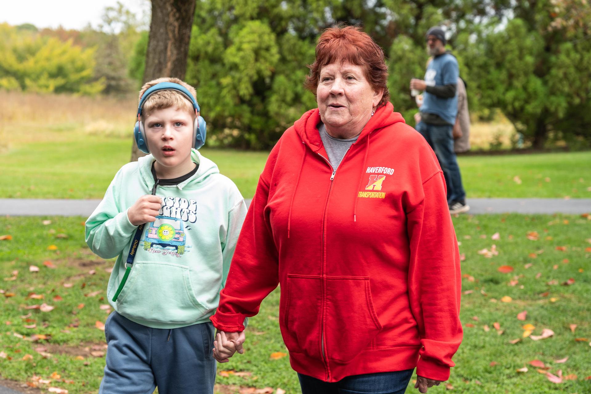 Mother and child at event.