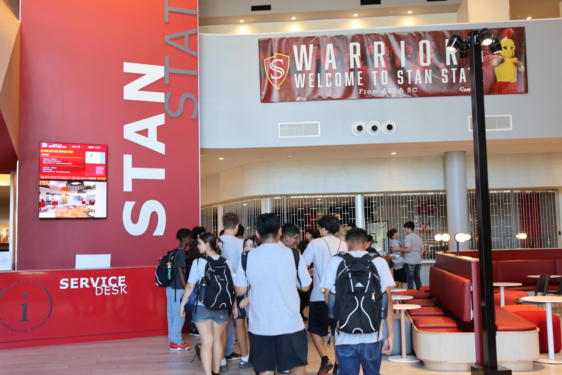 freshmen and staff participating in the summer bridge program