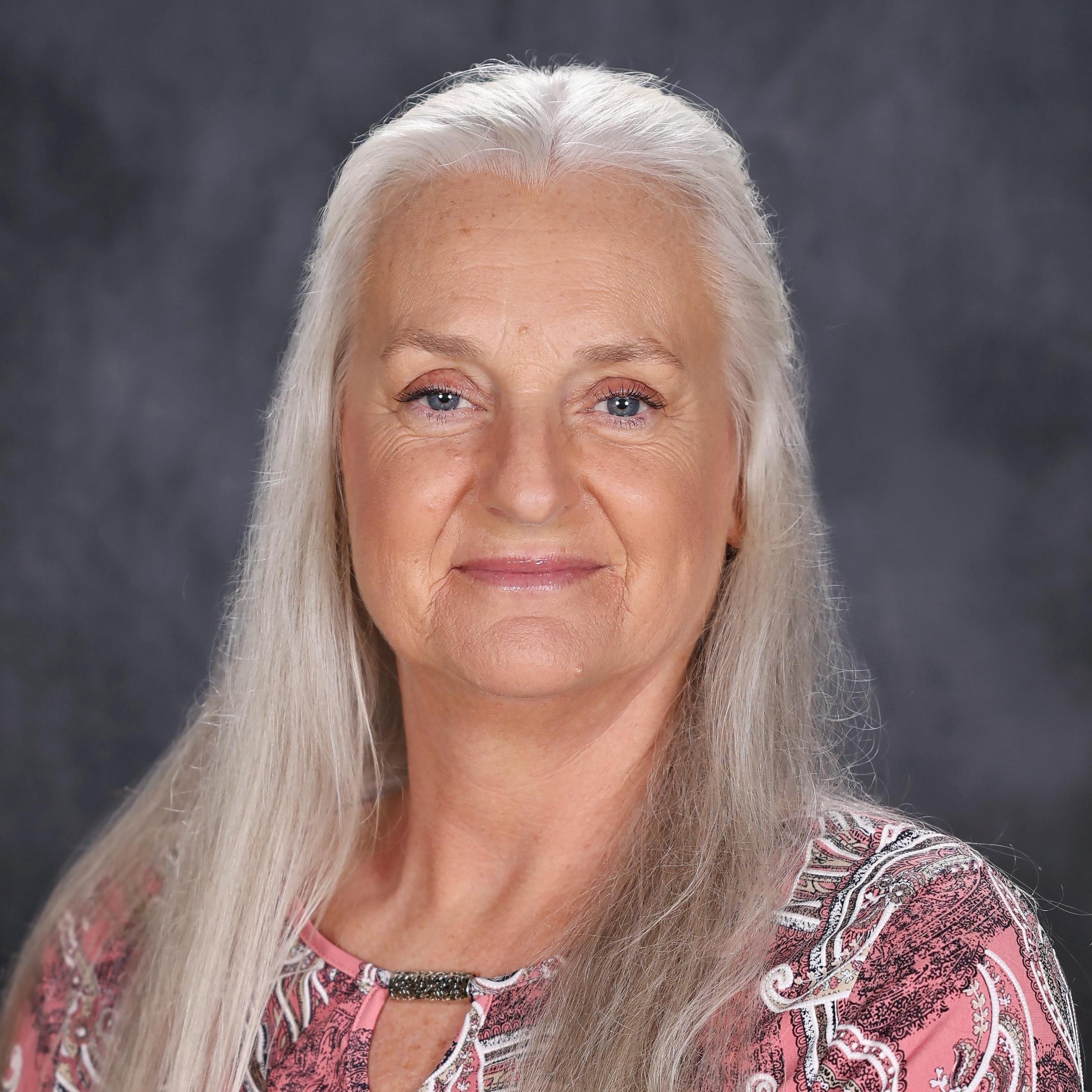 SandraOzment's Profile Photo