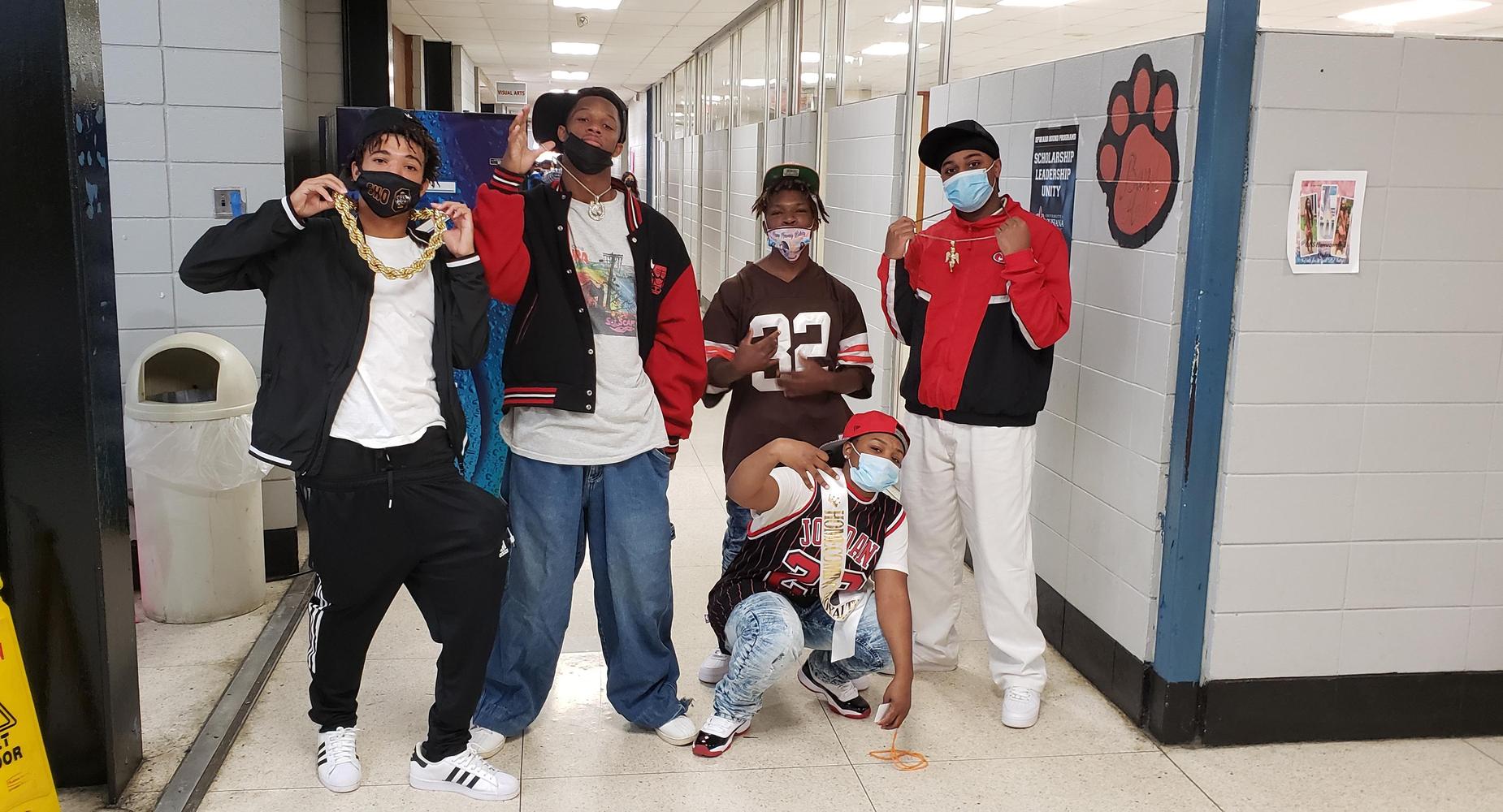 HOCO Fun Throwback to the '90s Thursday