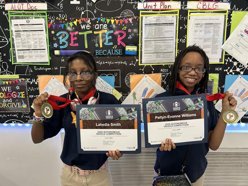 HP students LaKedia Smith and Paityn-Evonne Williams take 1st Place Featured Photo