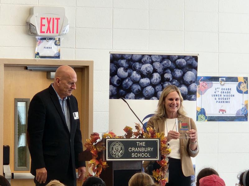 Dr. Diszler and the State Secretary of Agriculture are pictured together.