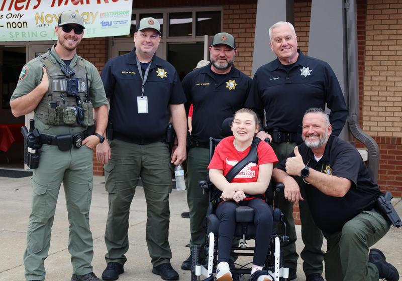 Deputies surround student in wheelchair