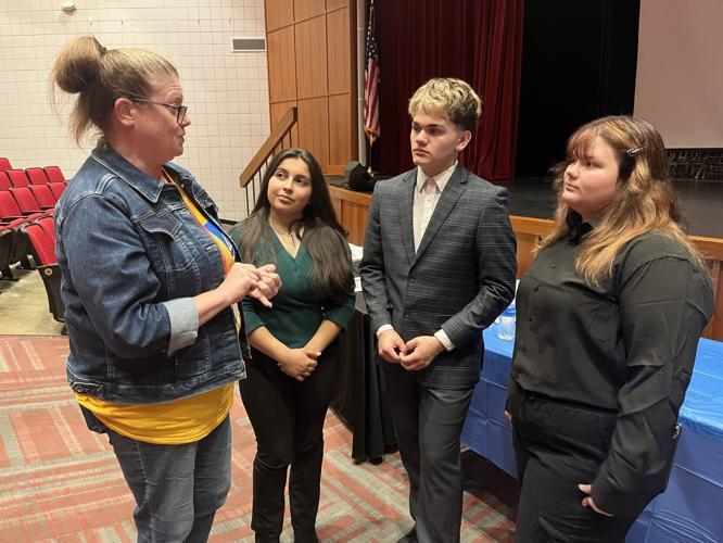 AHS students present Spanish-English immersion program for elementary schools