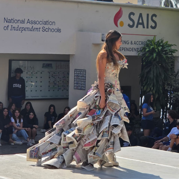 Trashion Show en CUAM Morelos: creatividad, inglés y conciencia ambiental en acción