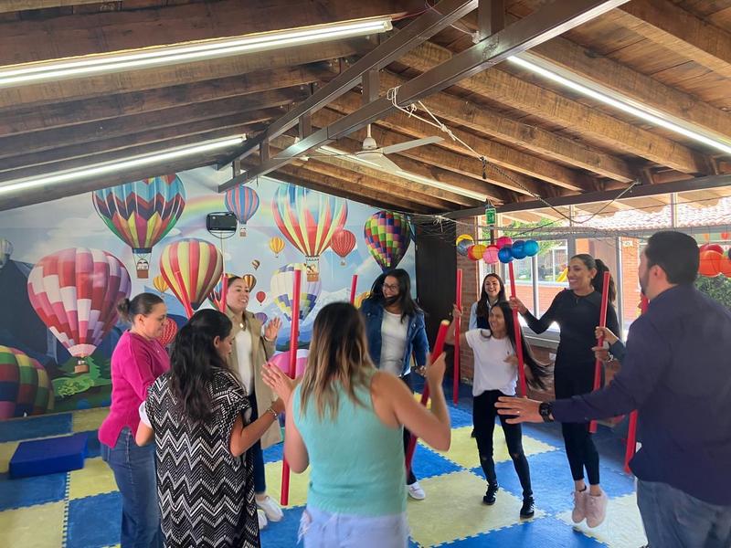 Taller para madres y padres de familia de 2° y 3° de Preescolar sobre "Desarrollo de Habilidades para la Lectoescritura"