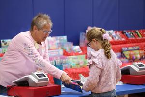 PYSchBookFair_10-7_09.JPG