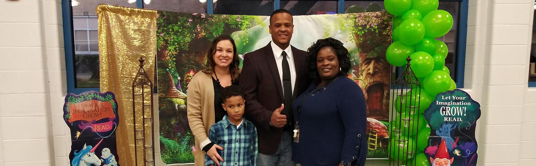 Mayor Larry Spears attends Book fair