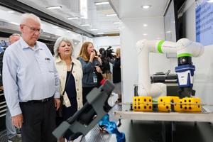 Rutherford County Schools reveals Tennessee’s first fleet of Mobile Learning Labs