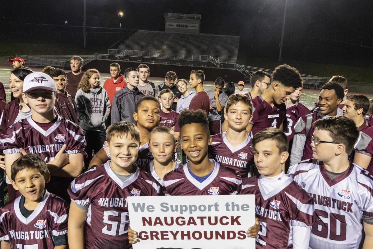 Naugatuck Pop Warner football players