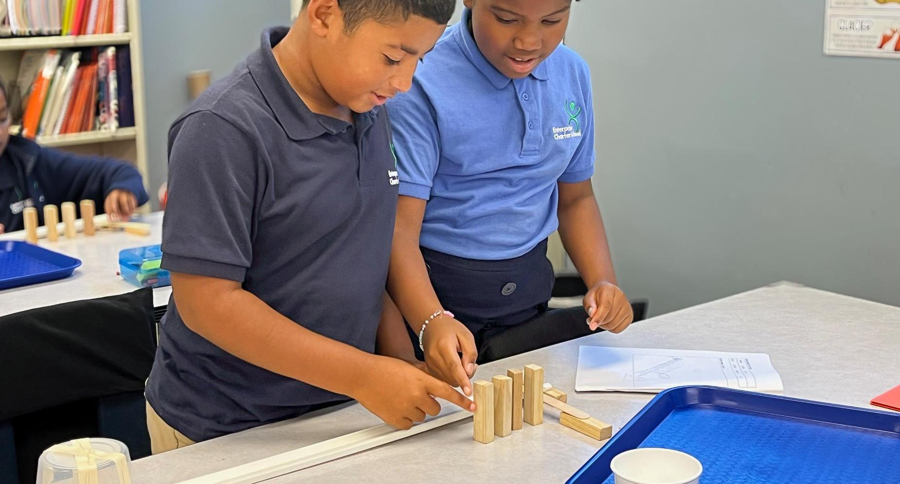 4th grade students conduct experiments in their Inquiry class!