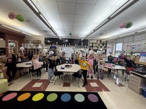 Thanksgiving lessons with turkeys, balloons, friends and a bit of giving