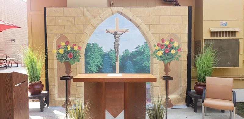 Weekly Mass returns to Rosary's campus Featured Photo