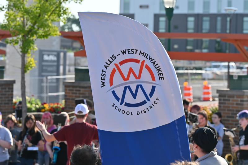district flag