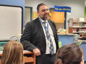 Rabbi Cohen at the Shinshinim breakfast
