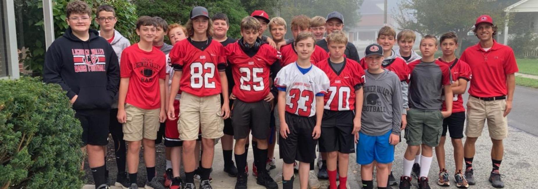 LV MS Football Team at food bank