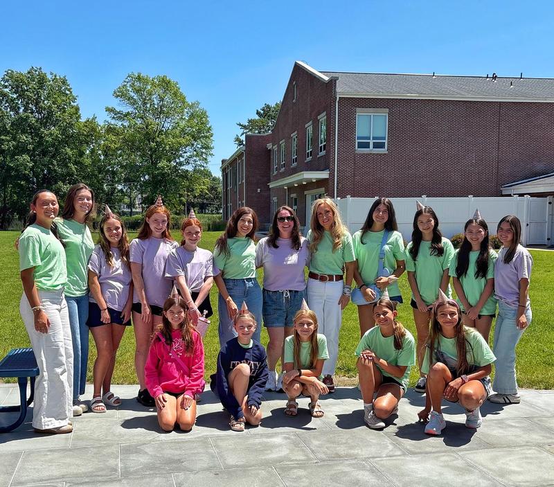 Shakespeare Camp/Model Treehouse group shot