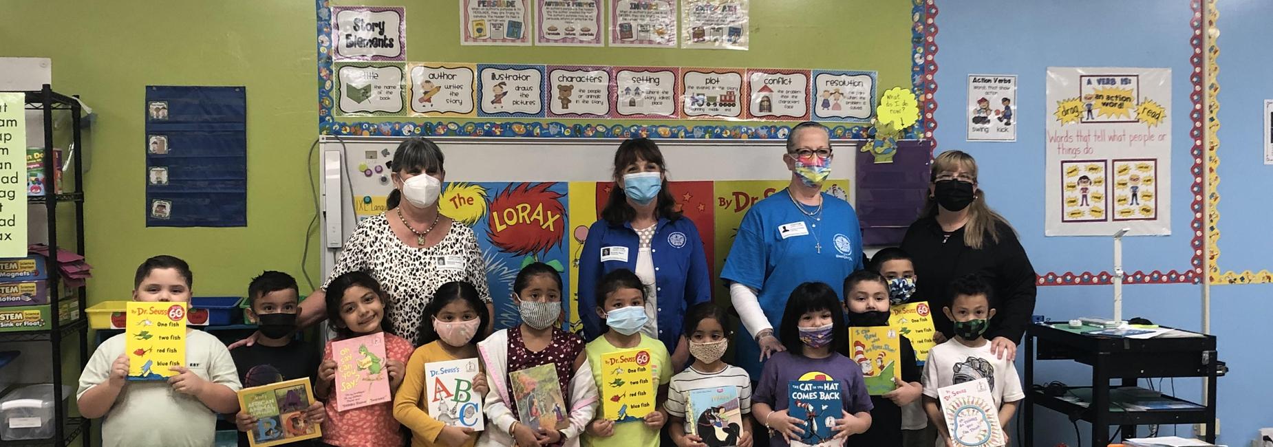 Mrs. Gonzalez' 1st grade class received a special gift today from the Women's Club of Cotulla. Thank you Novella Byrd, Venecia Arche, and Louisa Franklin for visiting our campus and presenting our 1st grade students with their special gift of a book to take home. Thank you Women's Club of Cotulla!