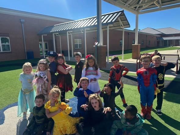 DES Halloween was in full spooky swing with our Term 1 Awards and everyone in their Halloween costume!