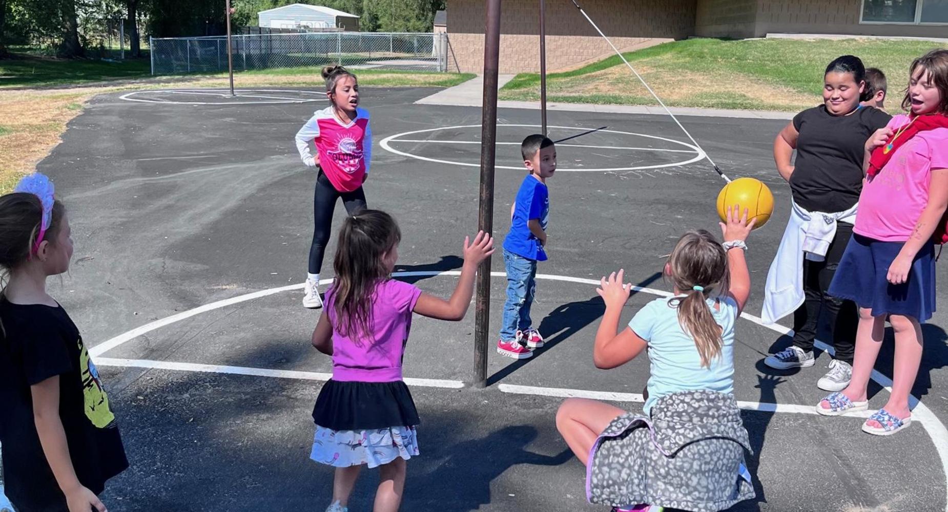 5th/ Kinder tetherball
