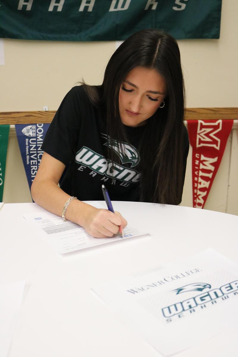 🎉 Congratulations to Our Senior Golfer Izabella Sokolovic! 🎉 Featured Photo