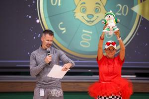 Image of teachers at pack celebration.