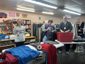 Students volunteer to help others