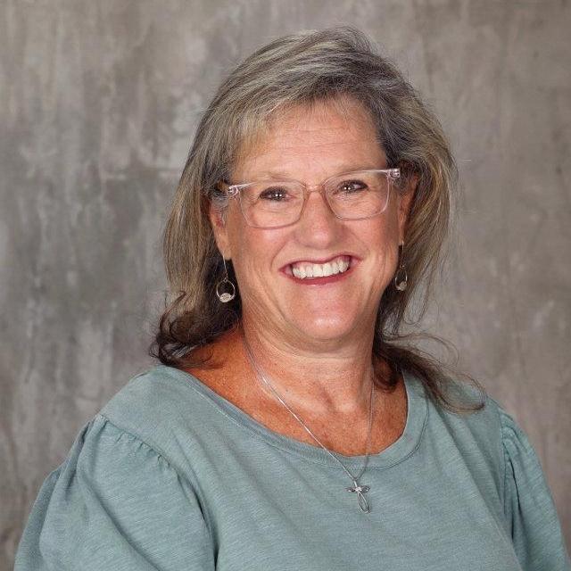 JulieSchlangen's Profile Photo