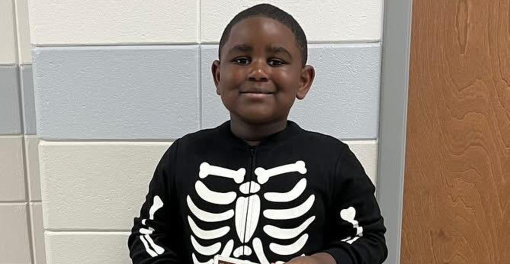 student dressed up as book character