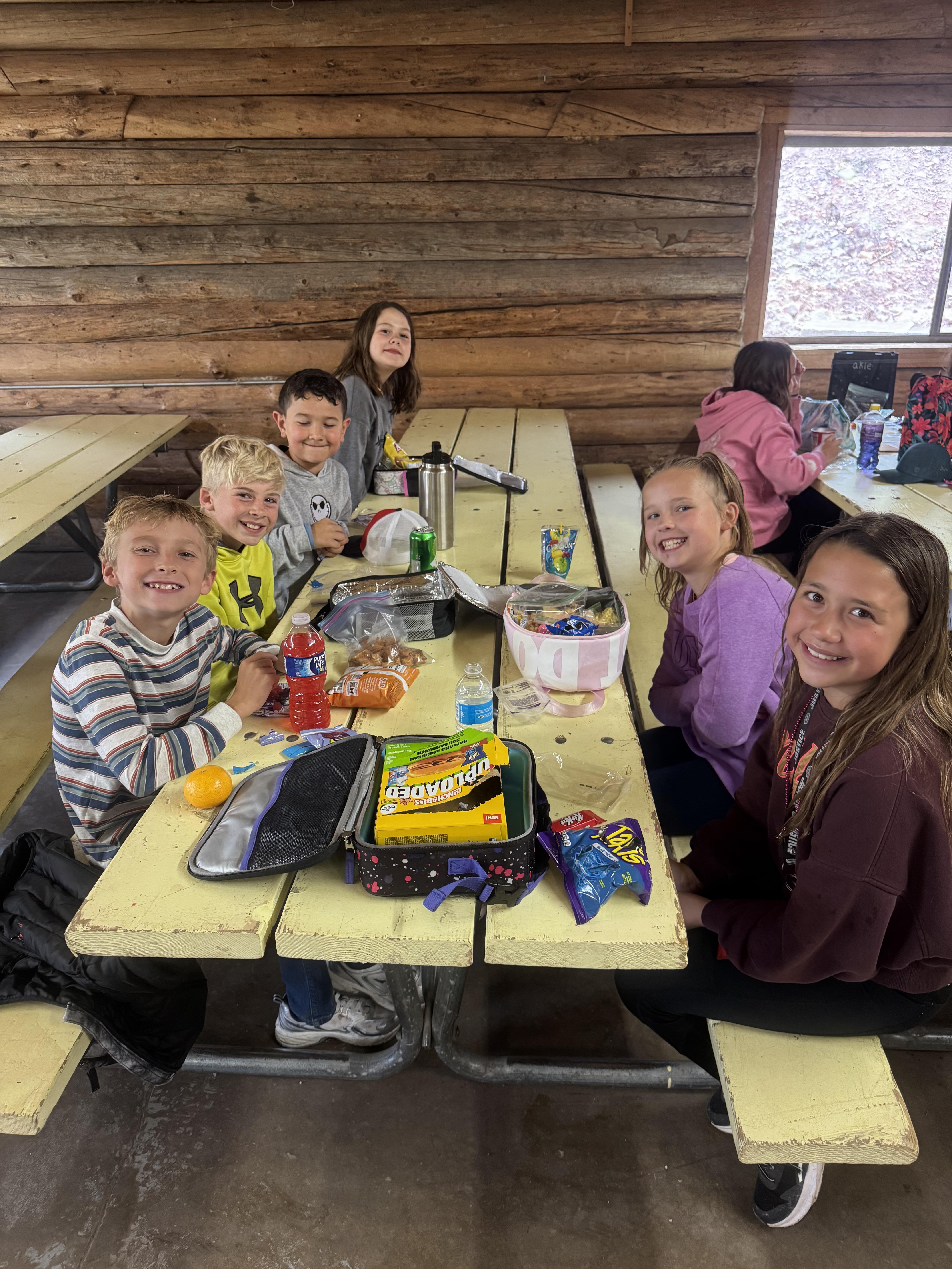 Students eating lunch at Science camp