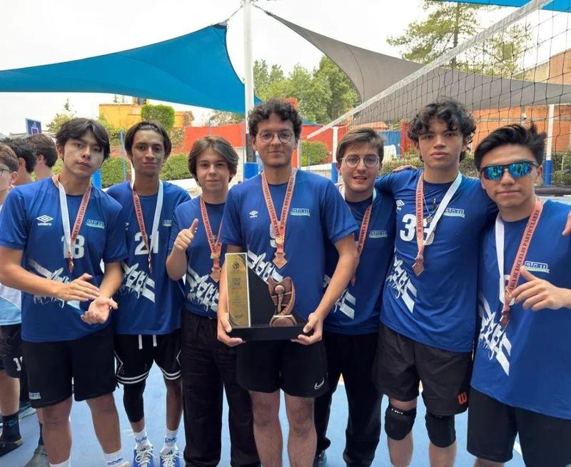 Tercer lugar en la Liga de Voley Varonil CEM