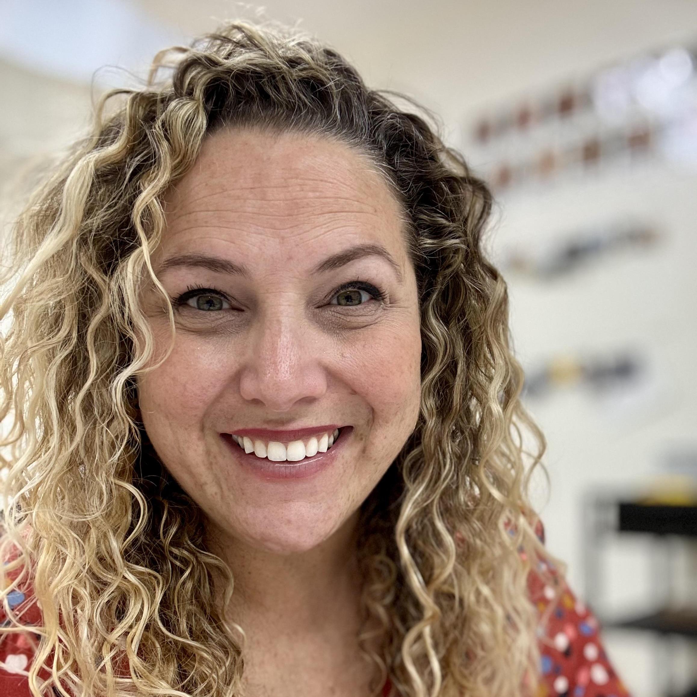 AshleeDanisovszky's Profile Photo