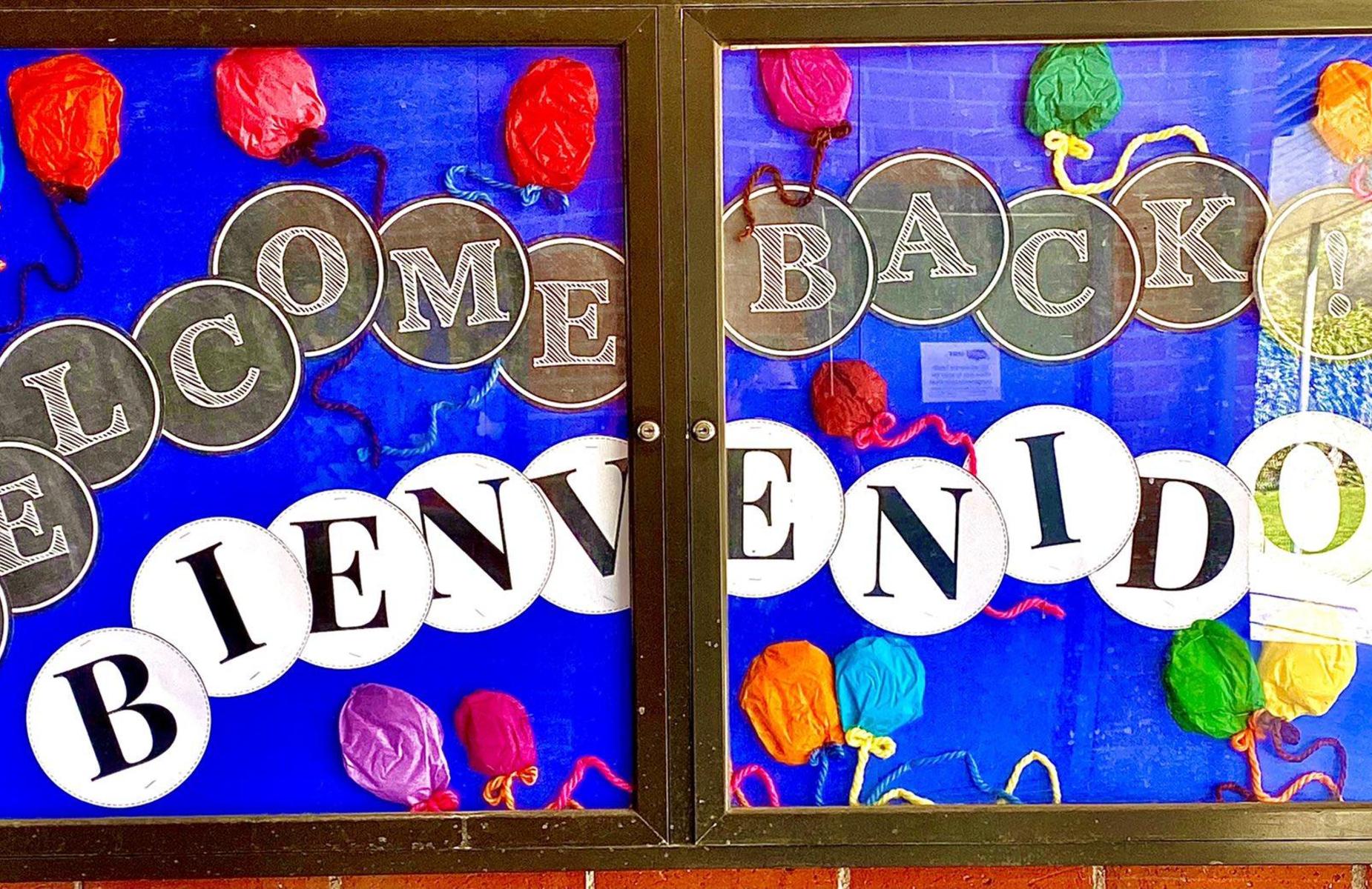 ¡Bienvenidos de nuevo a la escuela @WestmontPUSD Kinder y primer grado! # proud2bepusd Horarios disponibles en https://proudtobe.pusd.org/apps/pages/covid19studentupdates