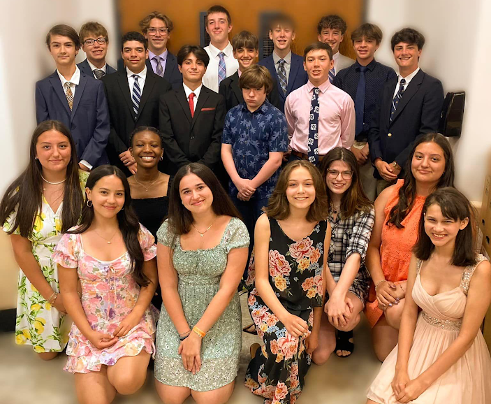 CONGRATULATIONS TO THE 2022 GRADUATES! Featured Photo