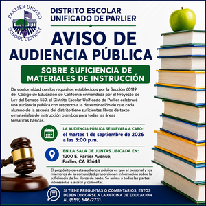 Book stacked up on each other with a mallet and a white background text in spanish
